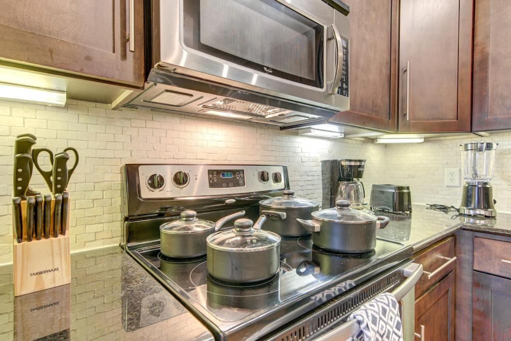 Resort-style Pool, Gym/garage, 1br, Medical Center Apartamento