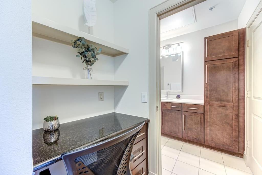 Resort-style Pool, Gym/garage, 1br, Medical Center Apartamento *