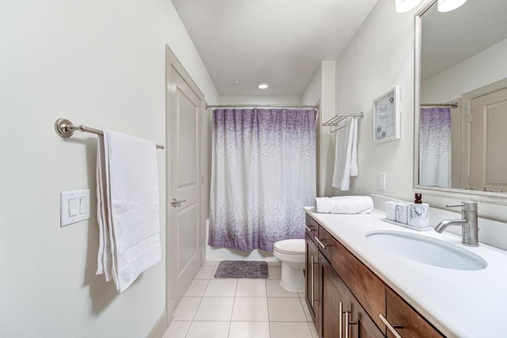 Resort-style Pool, Gym/garage, 1br, Medical Center Apartamento